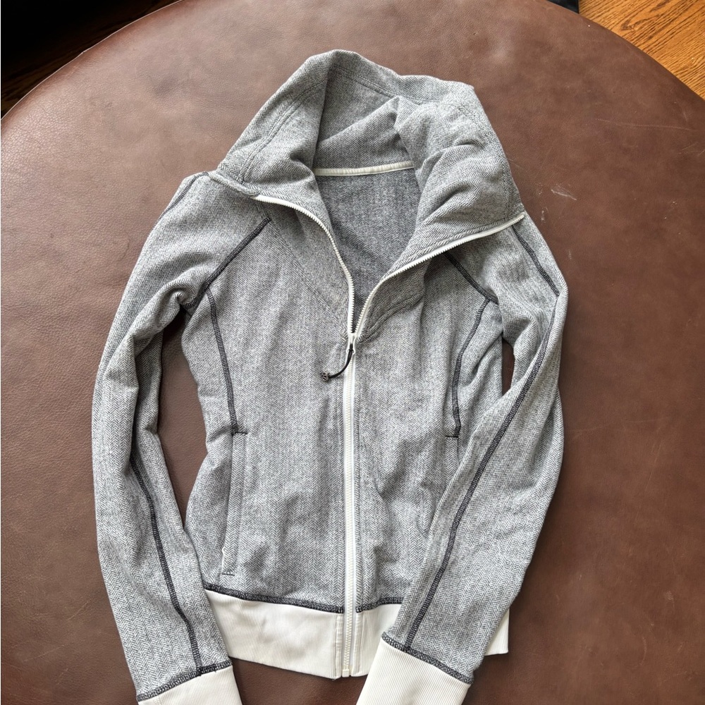 LULULEMON BE PRESENT HERRINGBONE JACKET size 6